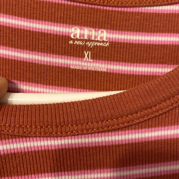 Body-con stripe dress - Picture 4 of 6